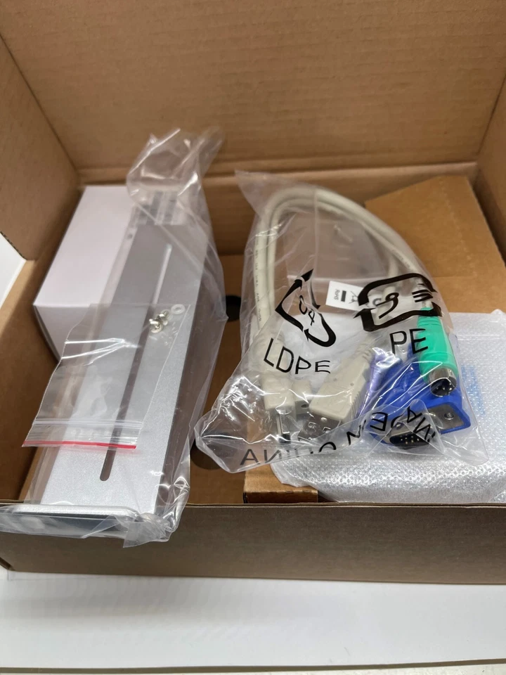 Raritan Dominion DKX2-101-V2 IP KVM Switch Neu im Karton - Bild 3 von 4