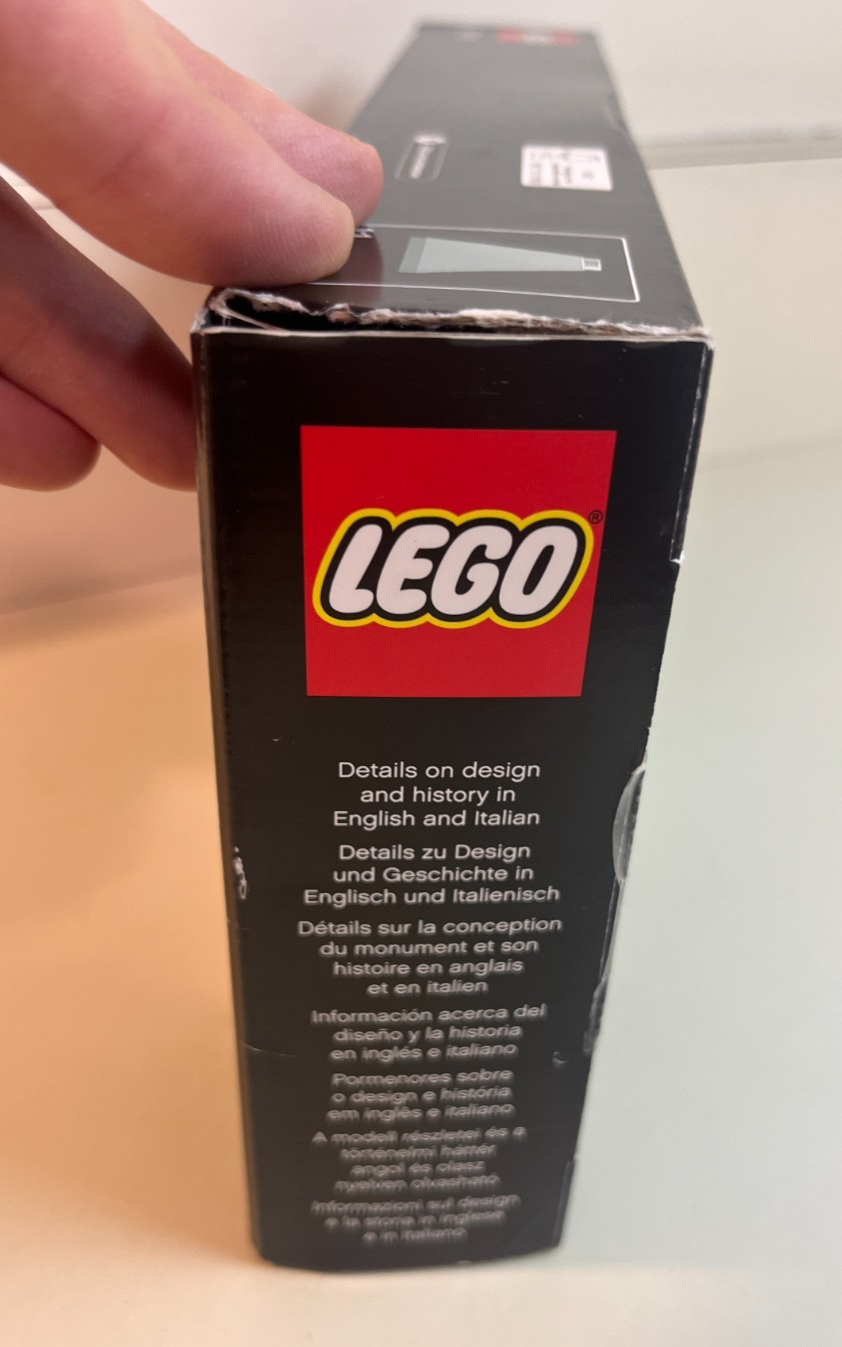 Foto 12 di 12
