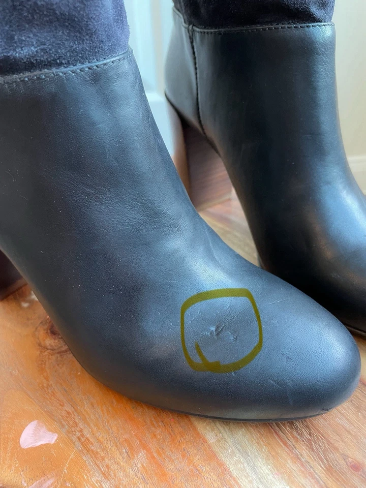 Vince. Boots Womens 6 Black & Gray Fold Over Leather Heel Ankle Booties Italy - Image 4 of 4