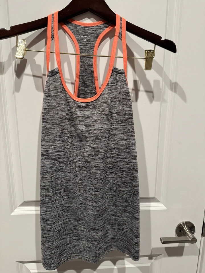 Camiseta sin mangas deportiva capa 8 gris medio/naranja ropa deportiva de entrenamiento Foto 2 de 4