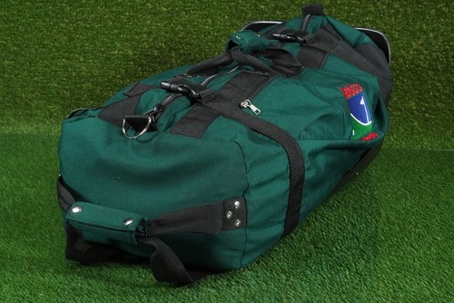 THE ORIGINAL CLUB GLOVE NABISCO CHAMPIONSHIP ROLLING TRAVEL DUFFEL BAG, GREEN - Picture 12 of 14