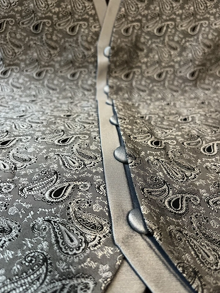 Men's After Six Blue Black Paisley Tuxedo Vest with Pattern Size Medium - Image 2 of 4