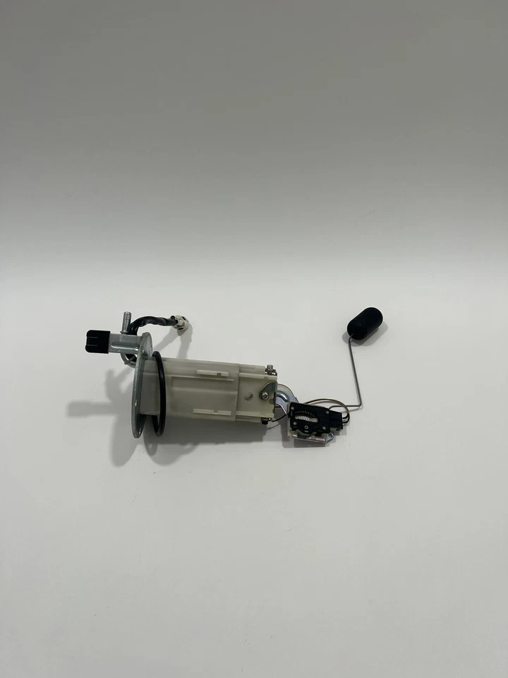 ✅15-21 Suzuki GSXS1000 GSX S1000 Bomba Tanque Gas Combustible 15100-04K00 FUNCIONA OEM Foto 3 de 4