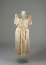 Miss Elaine Size Large Peach Pink Robe Nylon Long Length Lace Trim Short sleeve