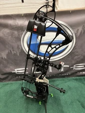 Bowtech Solution LS RH 70 Lb Black - Ready To Hunt Package