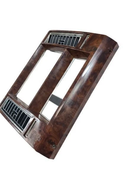 Bisel de tablero de radio de grano de madera Brougham 1992 con rejillas de ventilación 571628 Foto 2 de 4