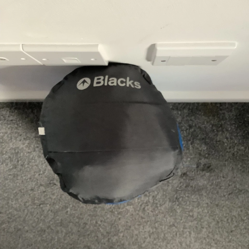 BLACKS Quad 2 Sleeping Bag 1.42kg 80 x 220cm - Image 4 of 4