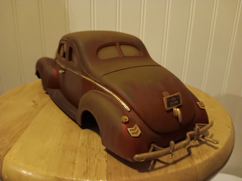  Ford 1940 abandonado a presión 1/18 desgastado oxidado depósito de chatarra hallazgo de granero  Foto 3 de 4