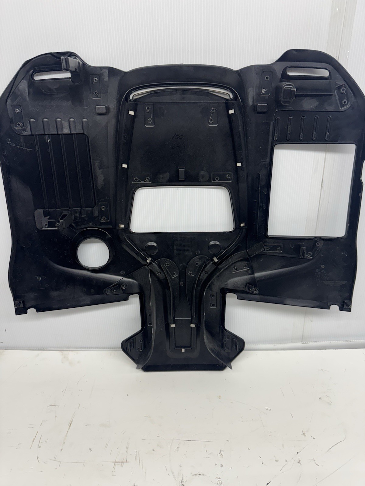 2019 2020 2021 2022 ASTON MARTIN DBX MOTOR INTAKE GUARD ENGINE COVER OEM USED