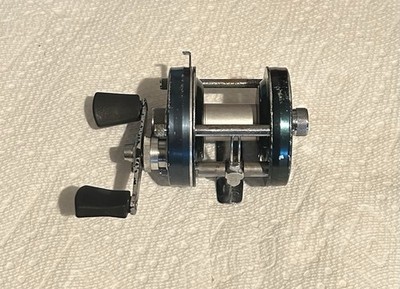 Vintage Abu Garcia Ambassadeur 5000D Teal Fishing Reel - Made in