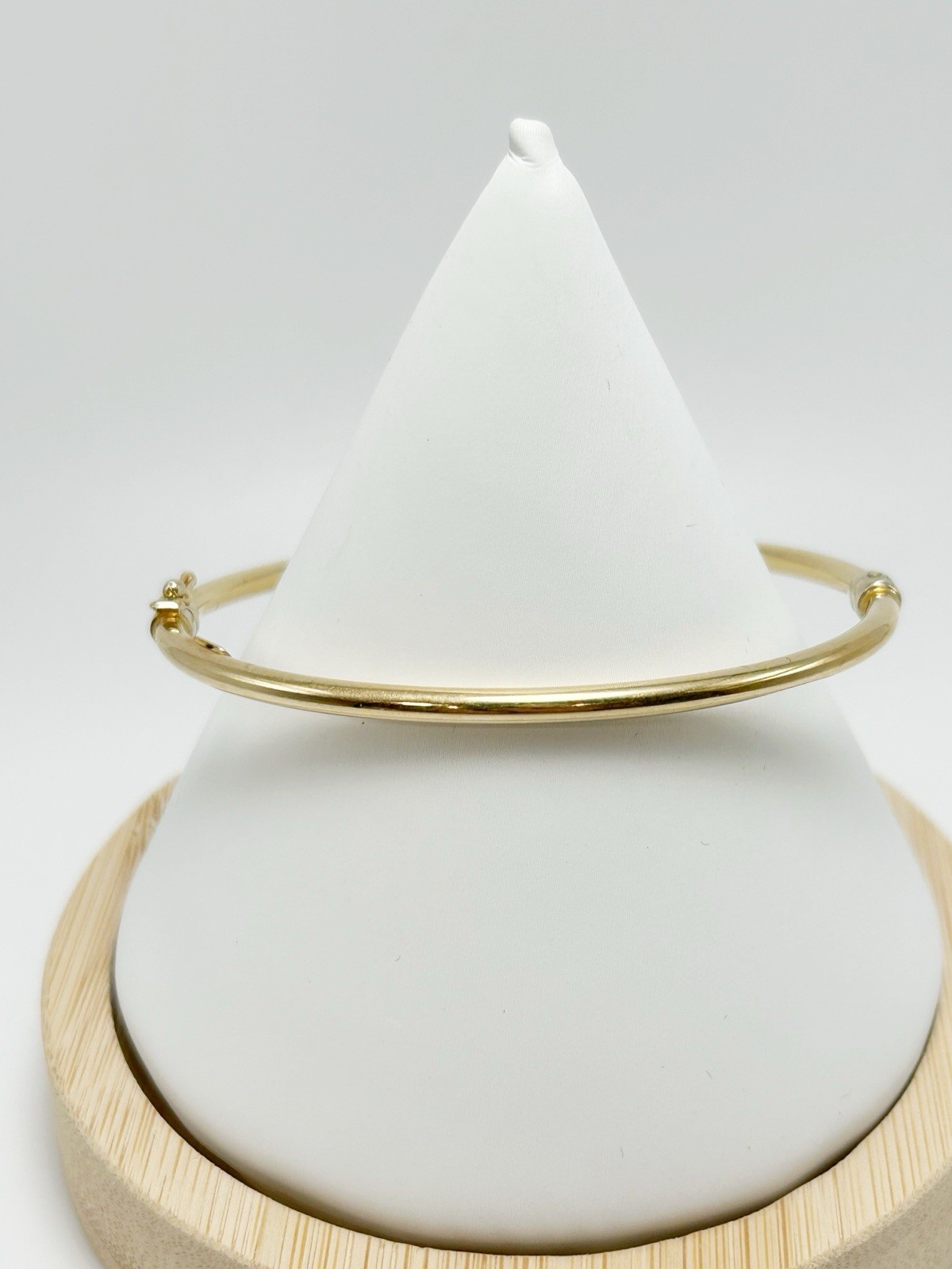 14KT Solid Yellow Gold Thin Hinged Bangle Bracele… - image 2