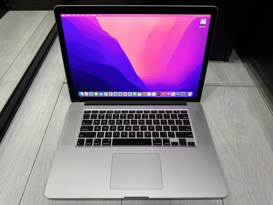 Apple MacBook Pro Retina 15.4" Mid 2015 1TB SSD 16GB Ram 2.5GHz Core i7 R9 M370X - Image 4 of 4