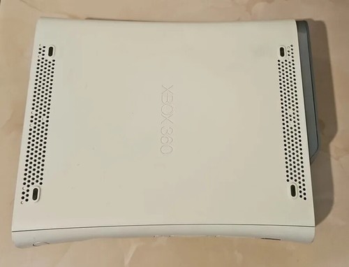 Xbox 360 20 GB Set - 7 Spiele, 2 Controller plus Zubehör - 2011 - getestet - Bild 6 von 20