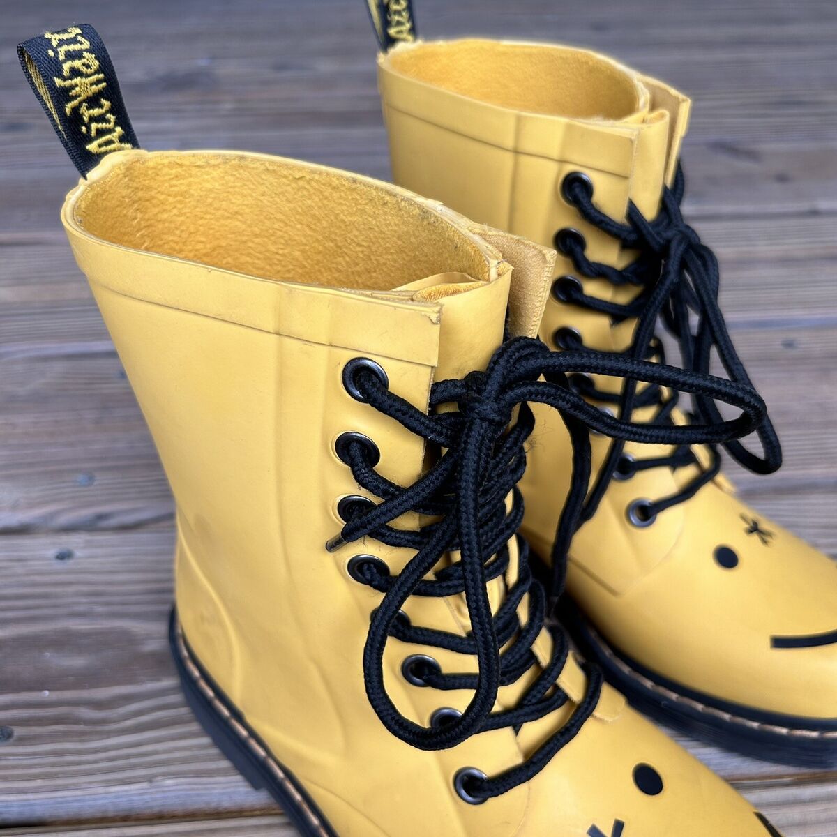Dr Doc Martens Drench Hincky Smiley Face Rubber Yellow 8 Dr Doc Martens Drench Hincky Smiley Face Rubber Yellow 8