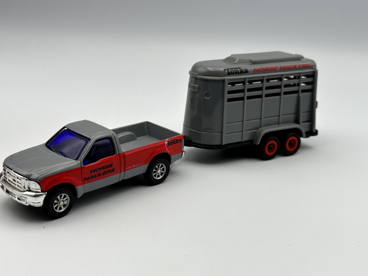 MAISTO TONKA DIECAST FORD F-250 PICKUP WITH HORSE TRAILER, LOT A