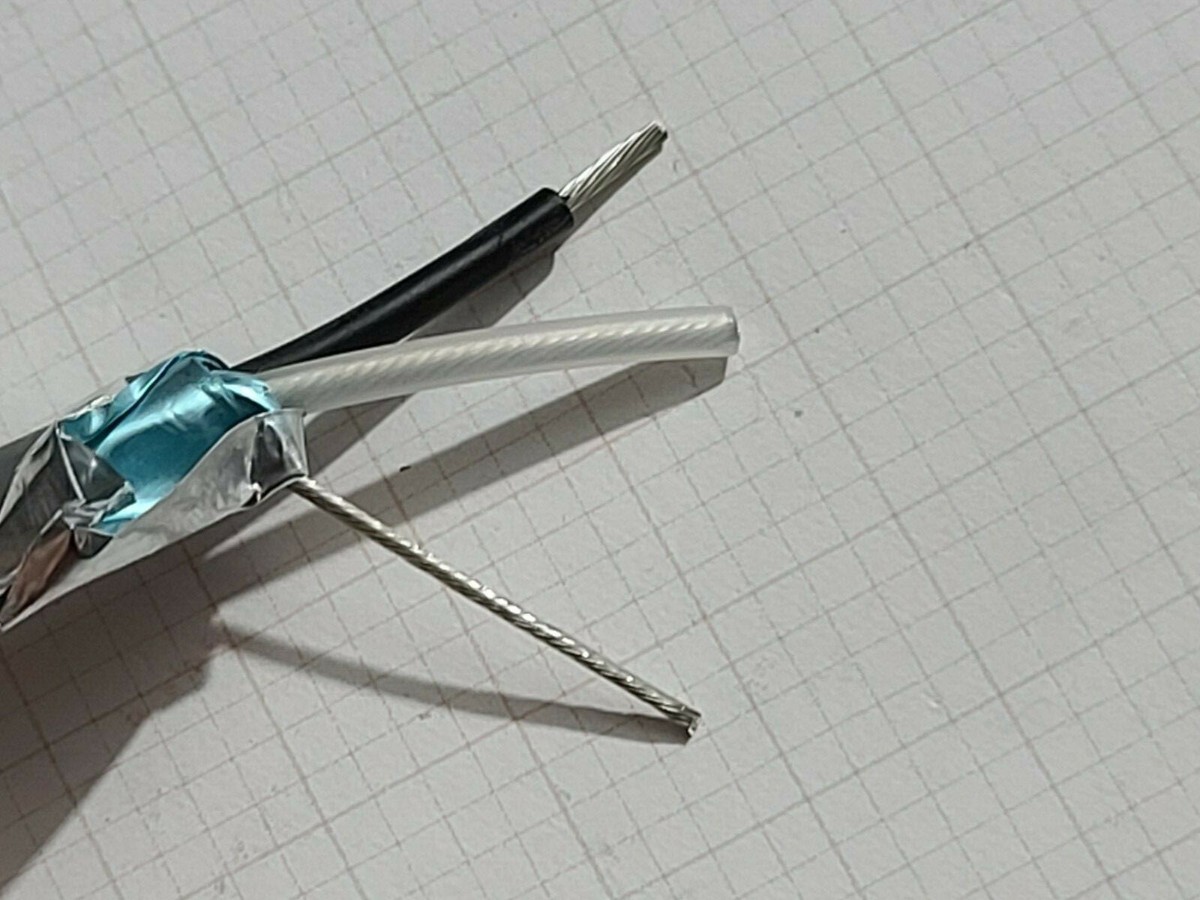 BELDEN 8719 グレーケーブル 約8m40㎝ Belden 8719 • Cut by the Foot | WireAndCableYourWay.com