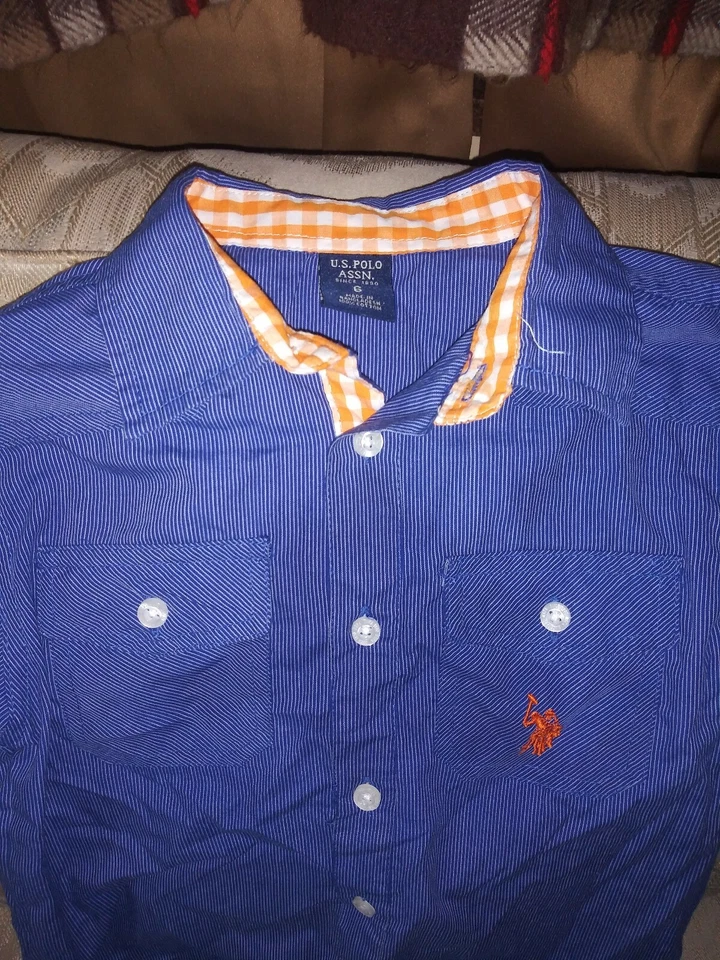 Camisa Polo Assn Niños 6 Botones Manga Larga Azul Pin Rayas Naranja Logo... Foto 3 de 4