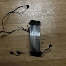Lian Li Strimer, 24-Pin Strom fürs Maiboard-...