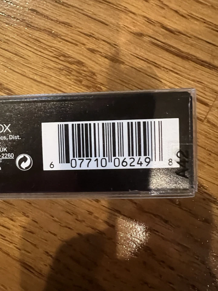 Smashbox Camera Ready Full Coverage Shadow Brush - NWB - Image 3 of 3