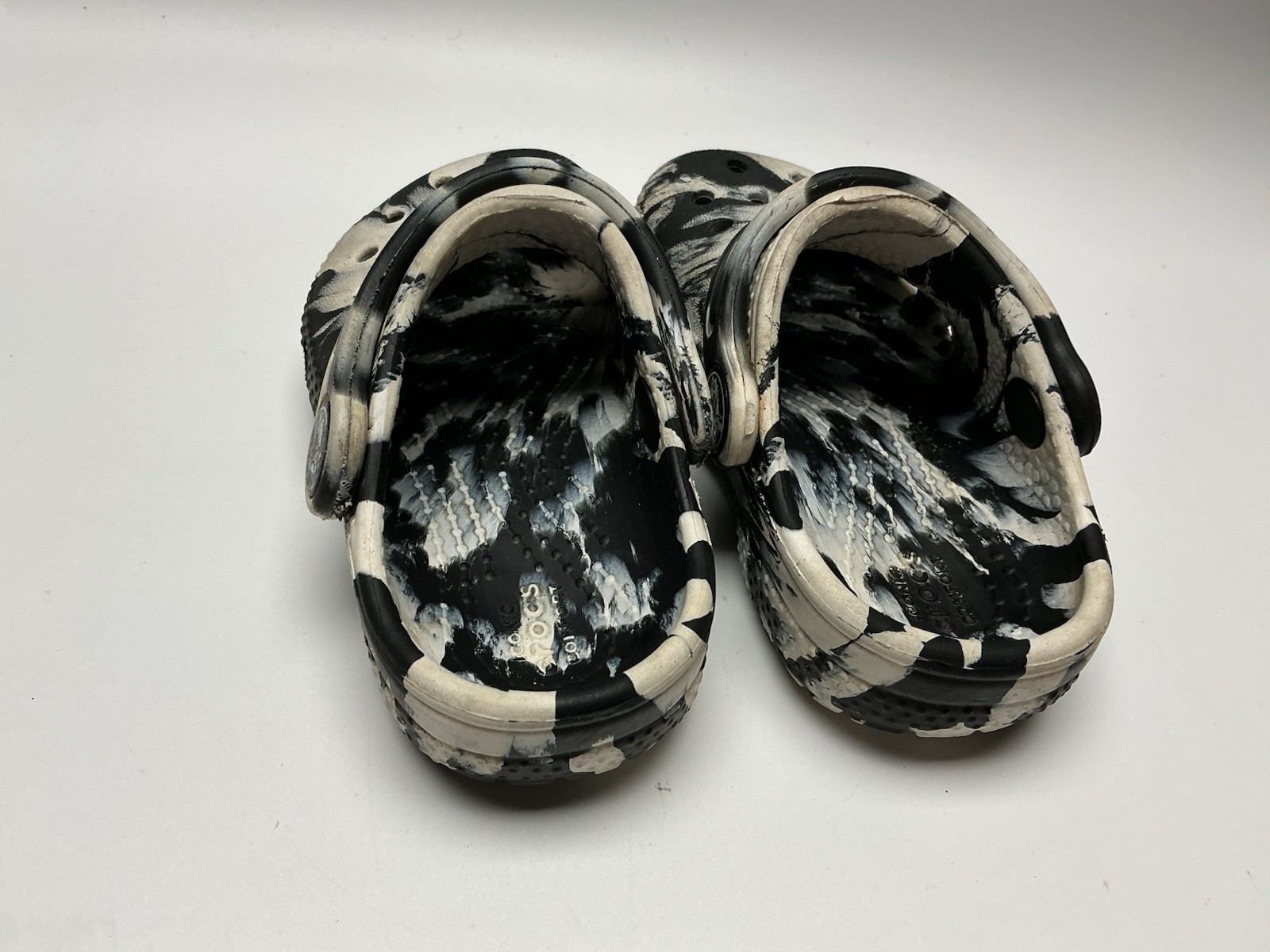 Kids Crocs Classic Clogs C5 Black White Marble Tie Dye Slip On Shoes image 5