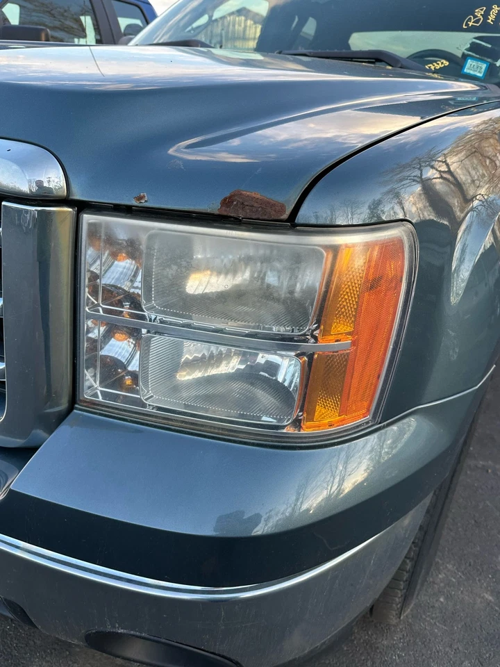 Used Left Headlight Assembly fits: 2013 Gmc Sierra 1500 pickup Left Grade A - Image 3 of 4