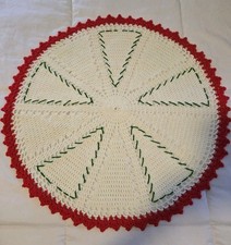 Crocheted Table Topper Handmade X-Mas Cream/Red Edging/ Green Trees 26"Round