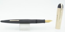 Eversharp Skyline Full-Size Black w/Gold Cap Fountain Pen - 1940s - Medium Nib