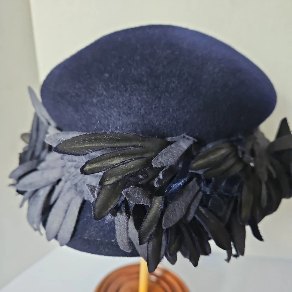 De colección Encantador Dama Azul Marino 100% Lana Calot Sombrero Mujer Talla Única Fieltro Flecos Foto 3 de 4