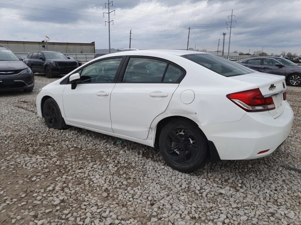 Conjunto de bomba de combustible Honda Civic 2015 1,8 L tracción delantera usada 145 k millas OEM Foto 2 de 4