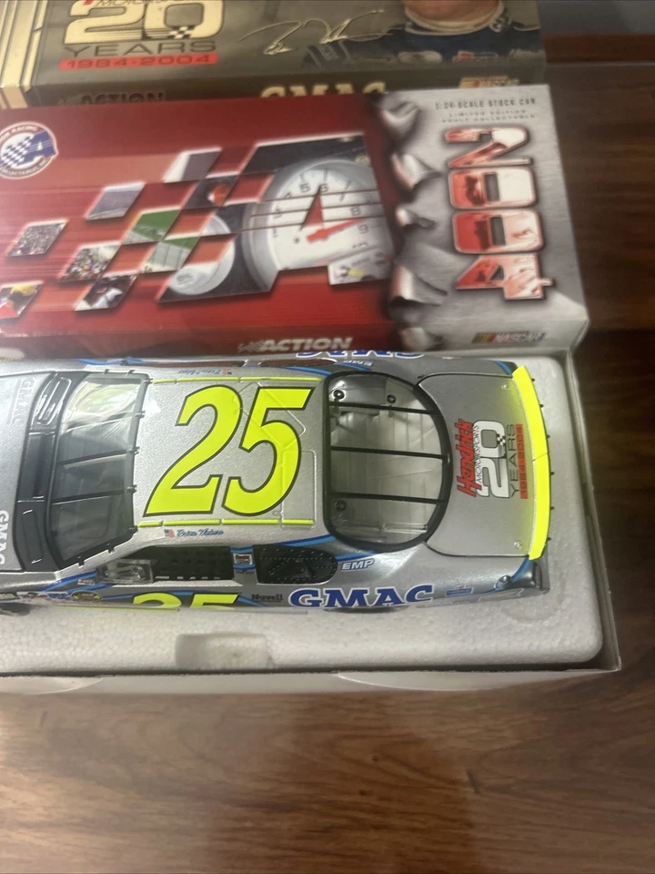 Coche fundido a presión Brian Vickers #25 GMAC HMS 20 aniversario 2004 Monte Carlo 1:24 Foto 4 de 4