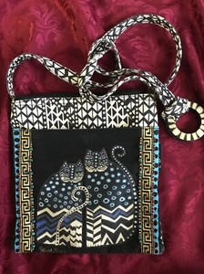 Laurel Burch LB4315 Crossbody Tote with Zipper Top Spotted Cats