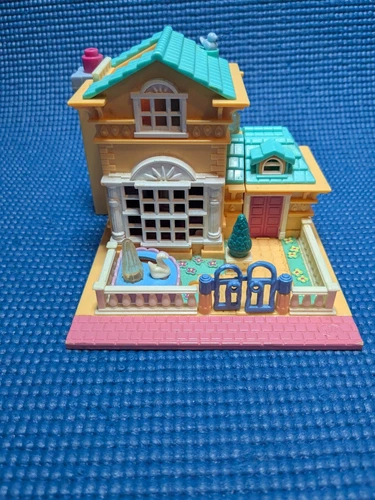 Polly Pocket - I’ll Light Up Hotel - Incomplete Missing Figures- LIGHTS WORK