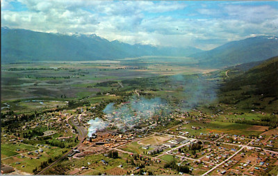 Vintage 60s Postcard Creston BC Selkirk Purcell Mountains S-805