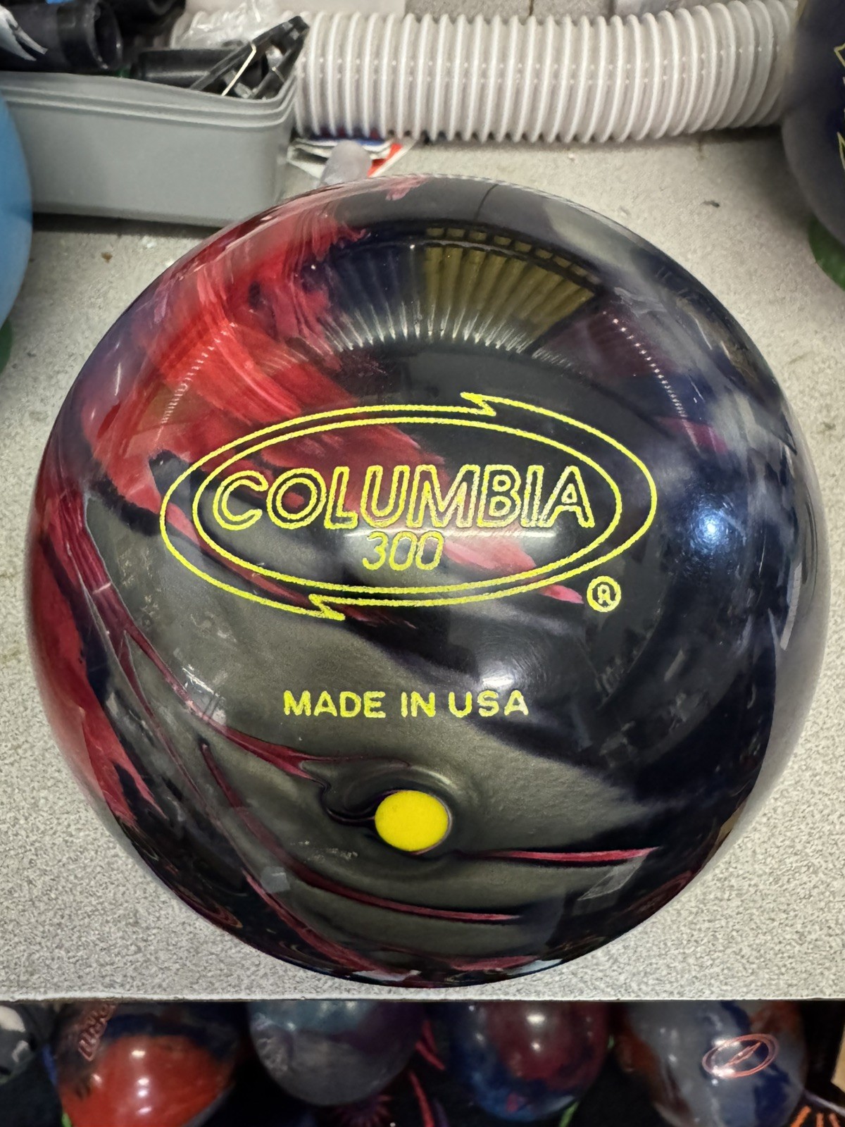 Columbia Burst Bowling Ball 15lb New W/O Box Made Is USA