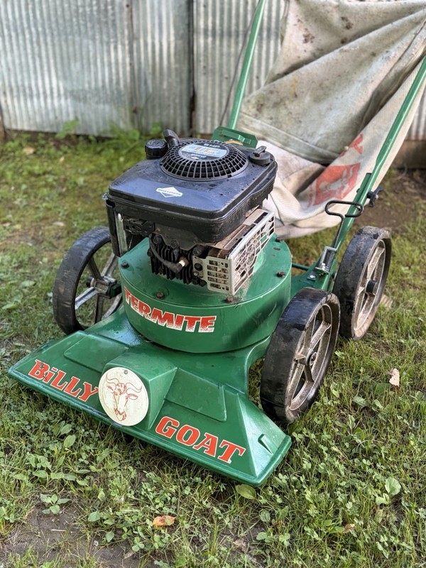 Billy Goat Quantum Gas Walk-Behind Leaf Vacuum Yard Debris Collector w/ Bag
