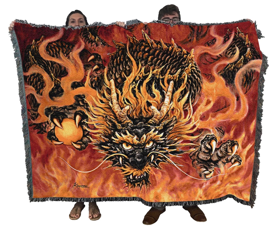 Manta Dragón de Fuego de Kayomi Harai Tejida de Algodón Hecha en EE. UU. (72x54) Foto 2 de 4