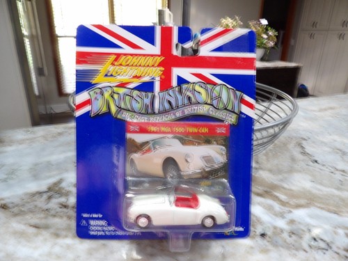 1961 MGA 1500 TWIN CAM 2000 JOHNNY LIGHTNING BRITISH INVASION 1:64 DIE-CAST - Picture 4 of 4