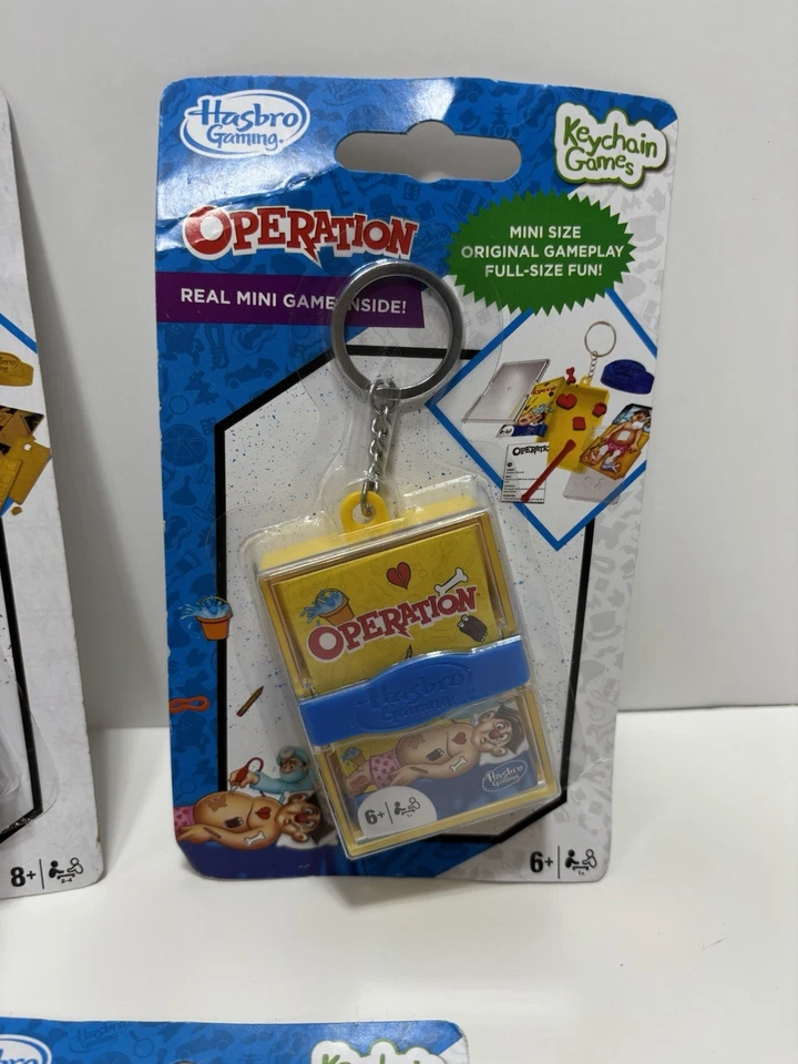 Hasbro Mini Keychain Games Clue Monopoly Guess Who Operation Trivial Pursuit Lot - Image 4 of 4