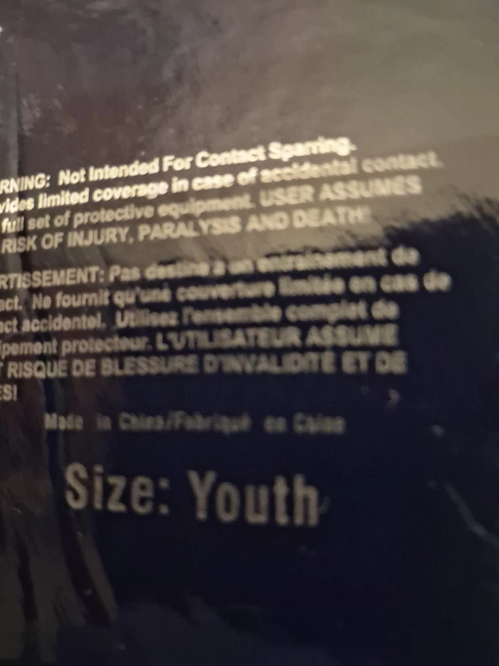 Protector de costilla/pecho Student Sparring por siglo con defecto menor en el frente. Foto 3 de 3
