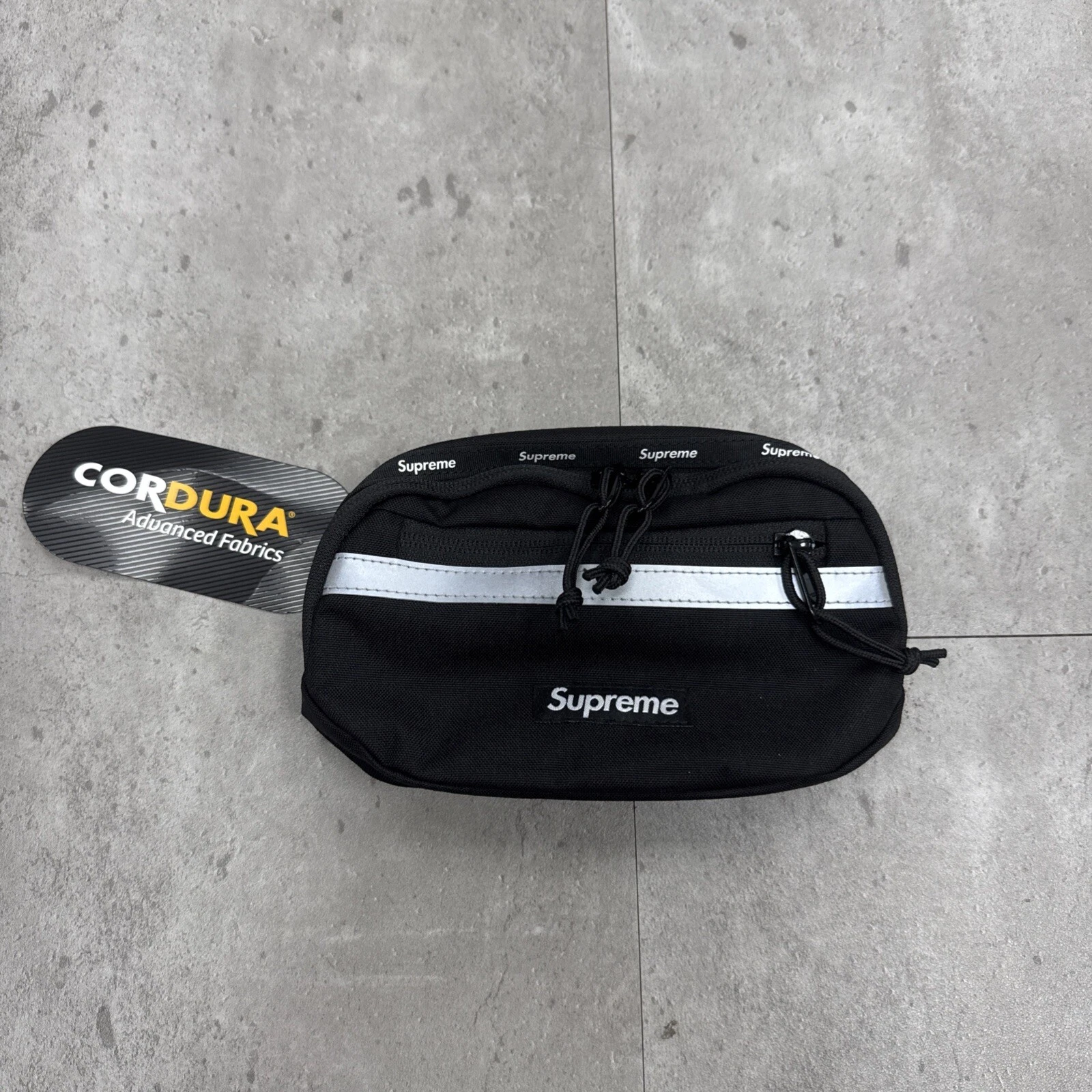 Sac latéral Supreme noir (neuf)