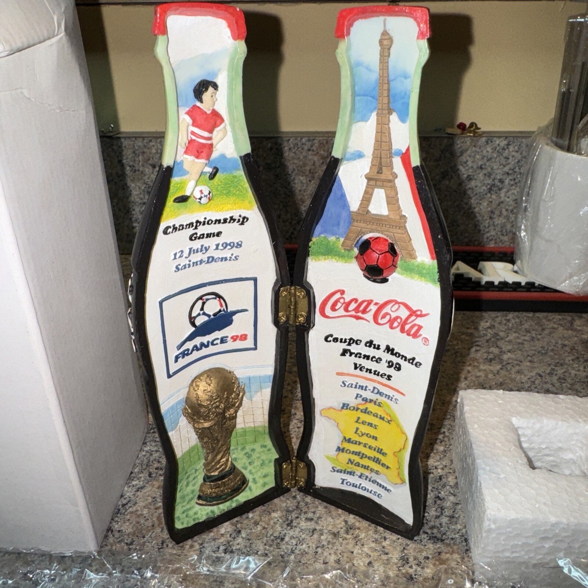RARE France 98 FIFA POLY RESIN HINGED 8 OZ COCA COLA BOTTLE LTD