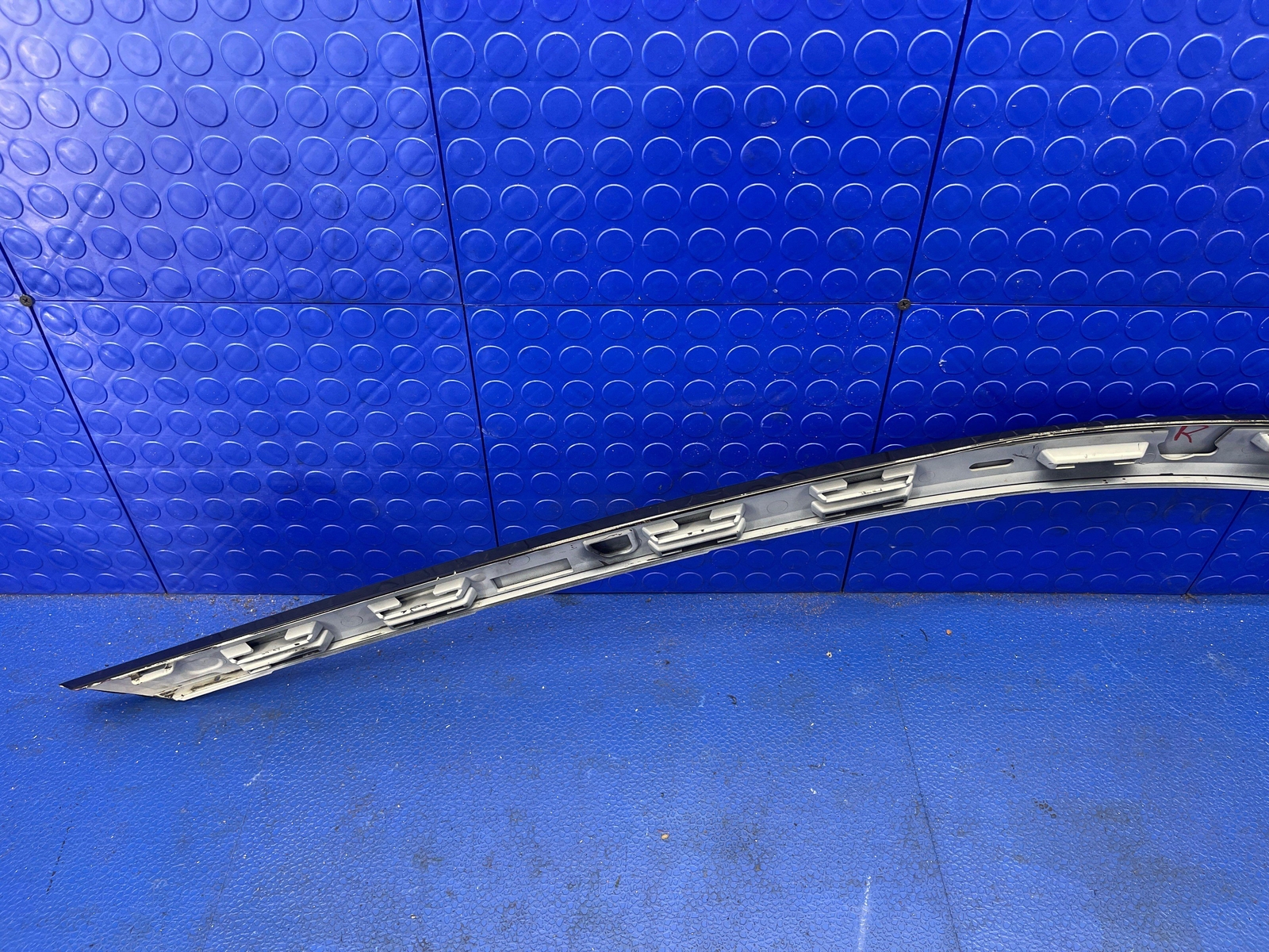 2014-2020 BMW I8 RIGHT SIDE ROOF MOULDING TRIM (B96) *SANDED* 51447336424