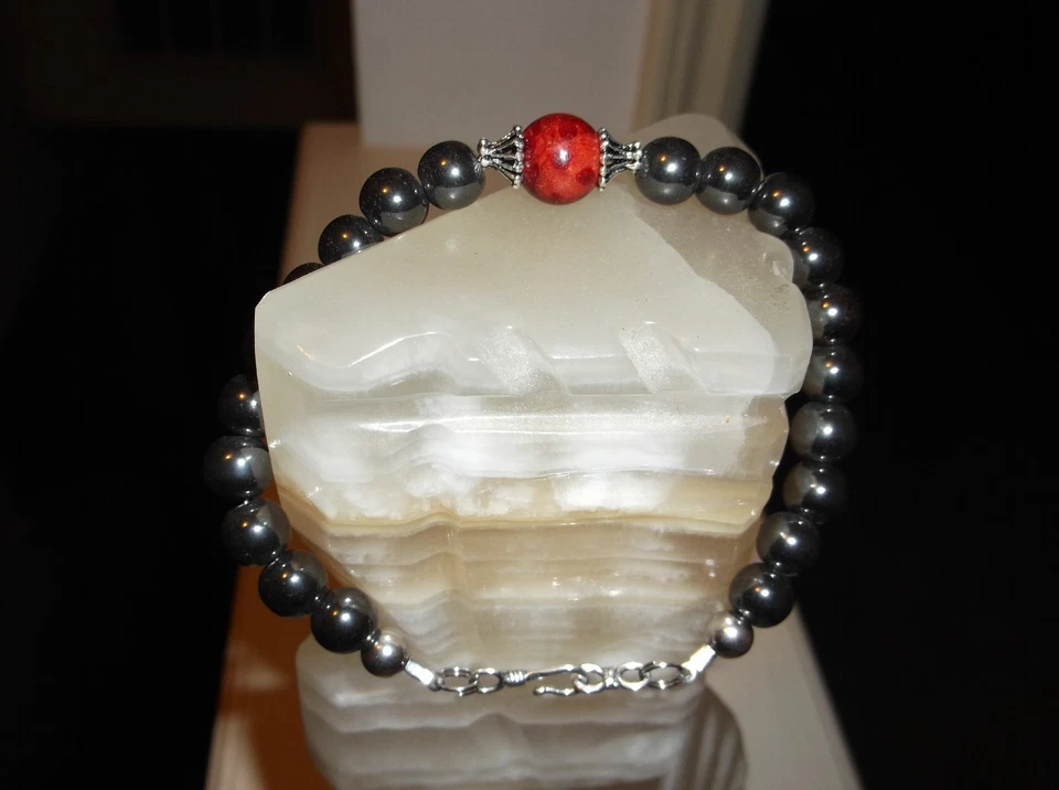 MEN'S HANDMADE 9" 8MM BLACK HEMATITE AND APPLE CORAL FOCAL BEAD  SS BRACELET  - Изображение 3 из 4
