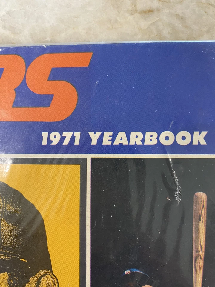 Detroit Tigers yearbook, 1971 With Al Kaline, Willi Horton And Billy Martin - Image 2 of 3