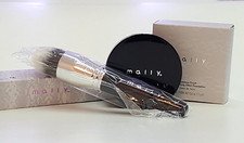 Mally Flawless Finish Transforming Effect Foundation Tan with Full Size Brush