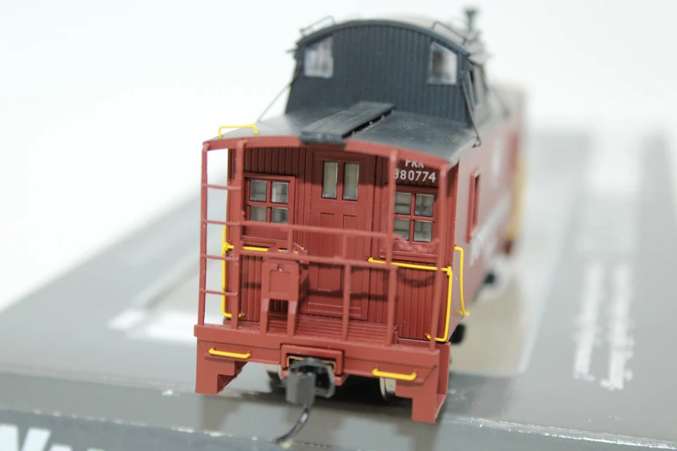 Walthers Proto HO Scale PRR Pennsylvania N6B Cabin Caboose Car #980774 - Image 3 of 4