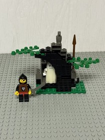 Lego 1596 Castle Wolfpack Ghostly Hideout 100% Complete no Instructions no Box