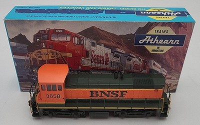 Athearn 3970 HO Scale BNSF Dash 9-44CW Powered Diesel Locomotive #3658 LN/Box