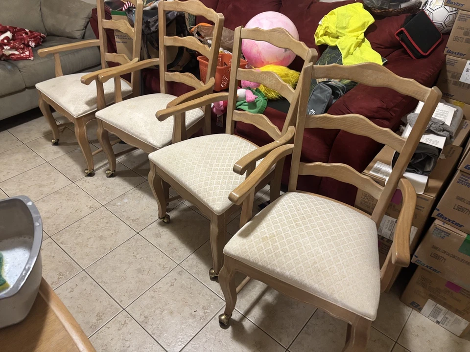 Colchón firme tamaño king en muy buen estado con somier y marco... Usado Foto 3 de 3