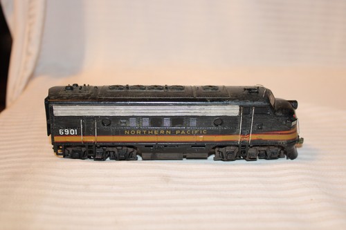 Locomotora diésel Athearn F7-A escala HO Northern Pacific #6901 personalizada desgastada | Zustand: Used